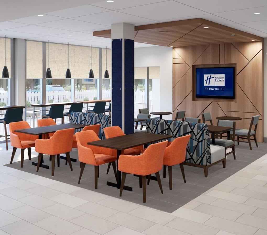 Holiday Inn Express & Suites - Tomah By Ihg Exterior foto